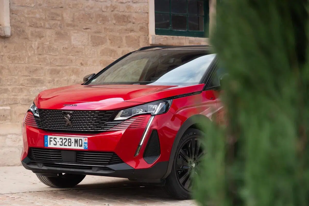 Peugeot 3008 2021, Hybrid4: primo test del SUV Plugin integrale da 59 Km EV (2)