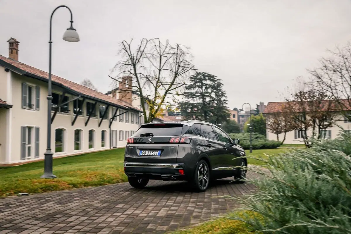 Peugeot 3008 2021, Hybrid4: primo test del SUV Plugin integrale da 59 Km EV (8)