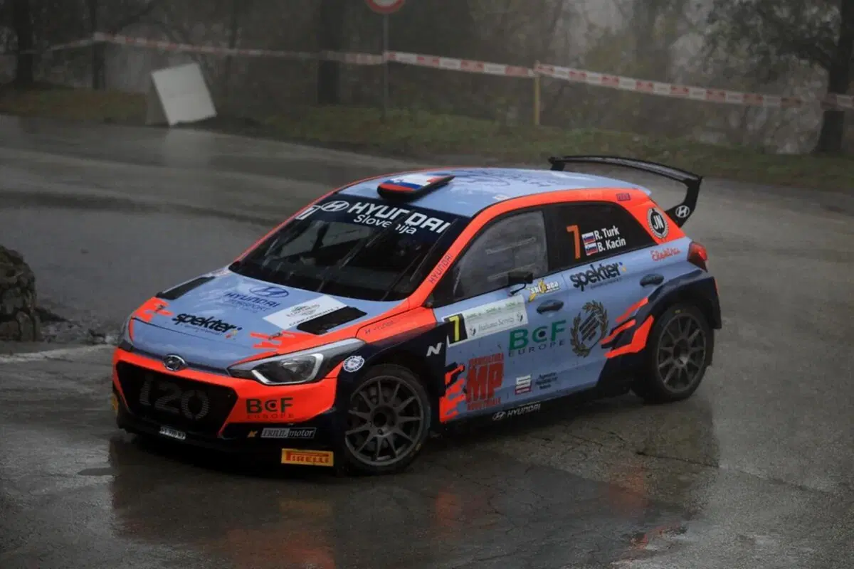 Rally. Fantastico Scandola in fantastico Ciocchetto (5)