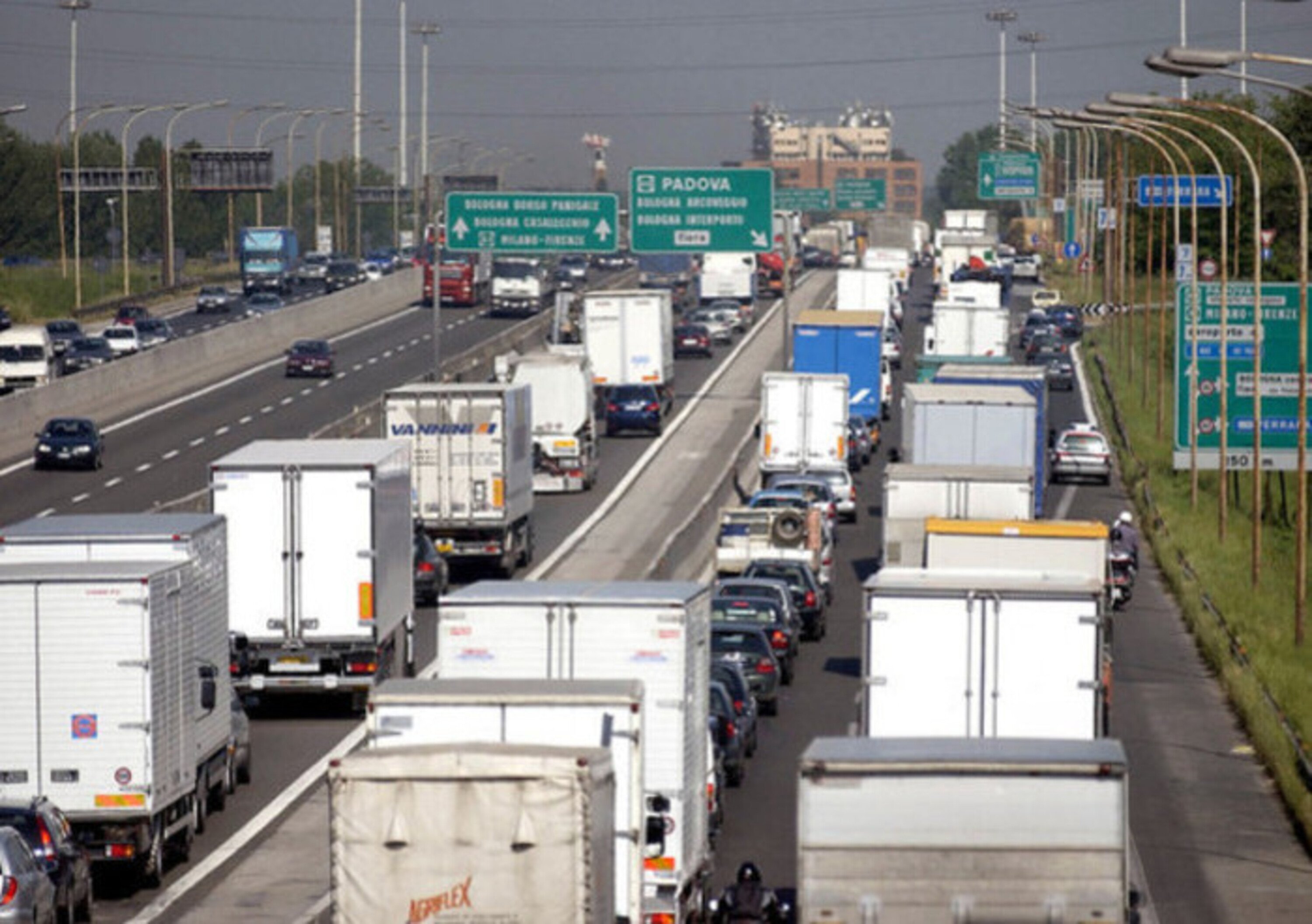 Unione Europea: tariffe autostradali in base alle emissioni