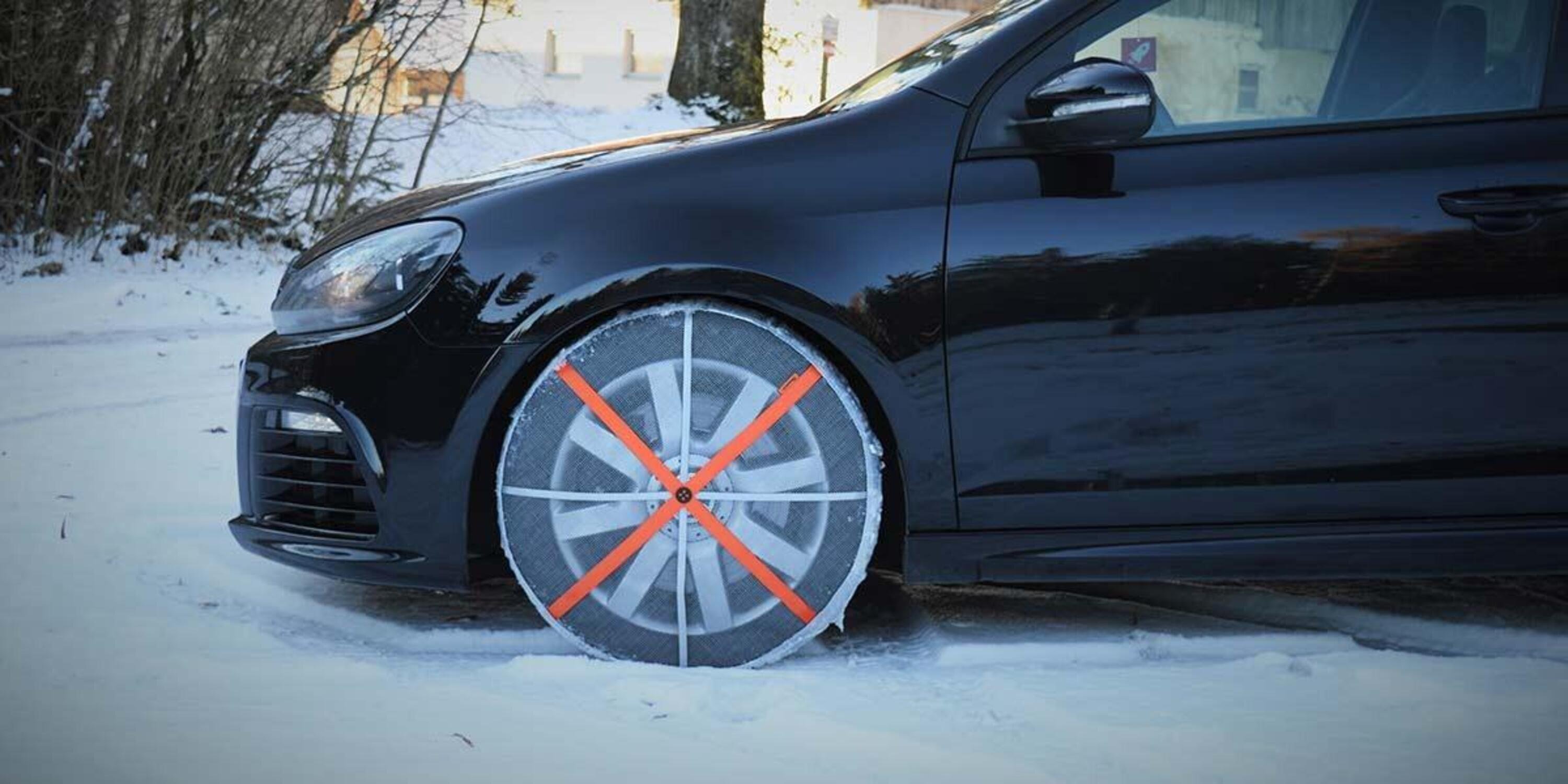Dotazioni invernali auto: le calze da neve sono ufficialmente equiparate  alle catene 
