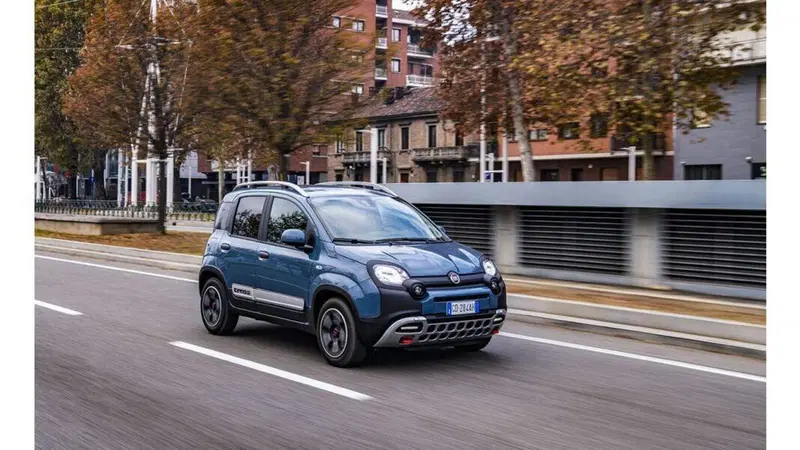 30 anni e 4 ruote, L&rsquo;auto pi&ugrave; venduta dell&rsquo;anno: 2020 Vs 1990 [Fiat Panda e Fiat Uno]