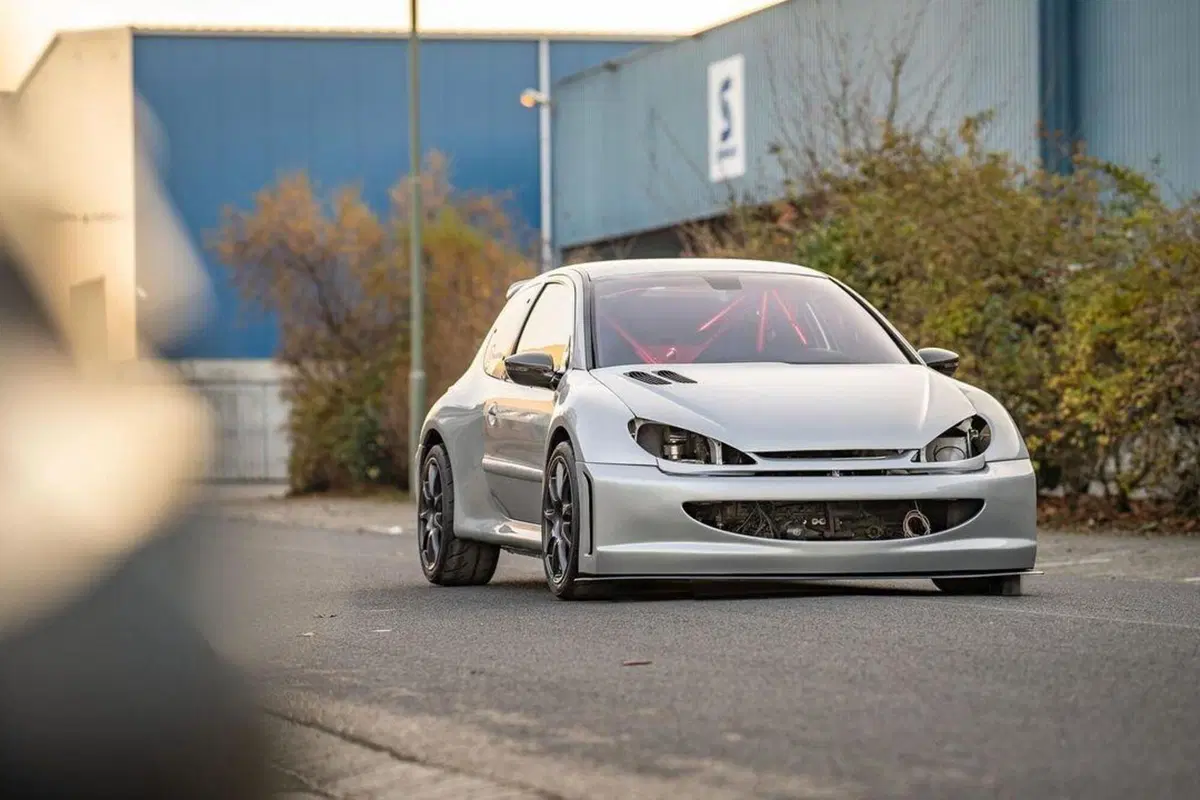 Peugeot 206 V6 Turbo 4Motion: il tuning, quello bello [FOTO] (14)