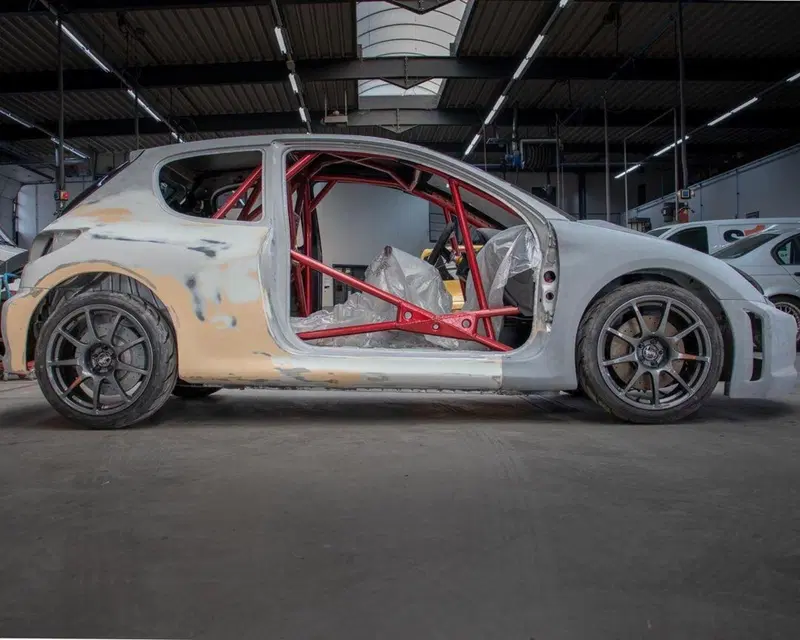 Peugeot 206 V6 Turbo 4Motion: il tuning, quello bello [FOTO]