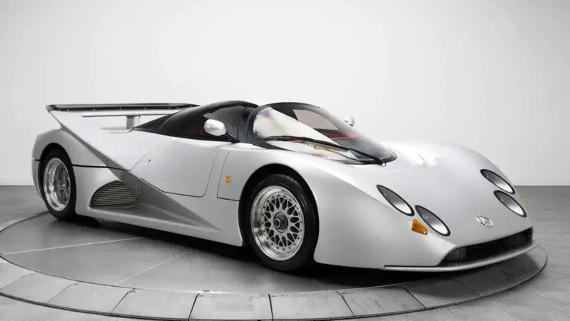 Mercedes Lotec C1000: roba per "ricchi piloti" che non trovano una C11 o CLK GTR