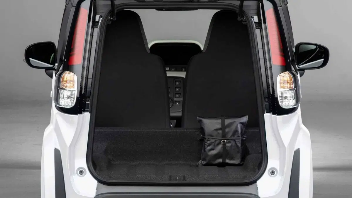 Toyota C+Pod: micro-elettrica con carrozzeria in plastica e 150km di autonomia, esclusiva per il Giappone  (3)