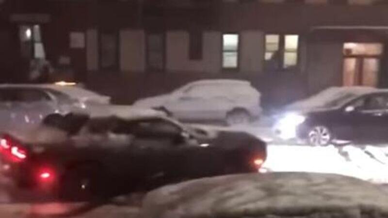 Con la Dodge Challenger sulla neve: quando la potenza non pu&ograve; nulla [VIDEO]