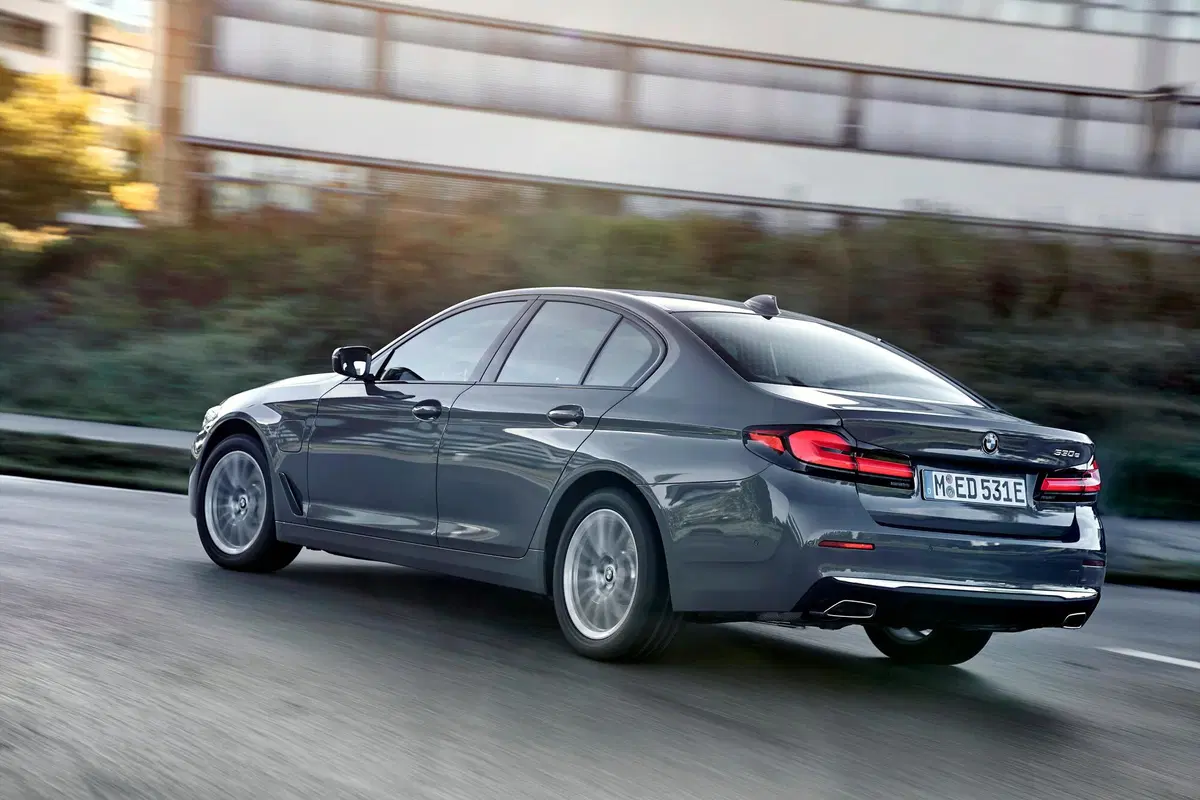 BMW 530e (4)