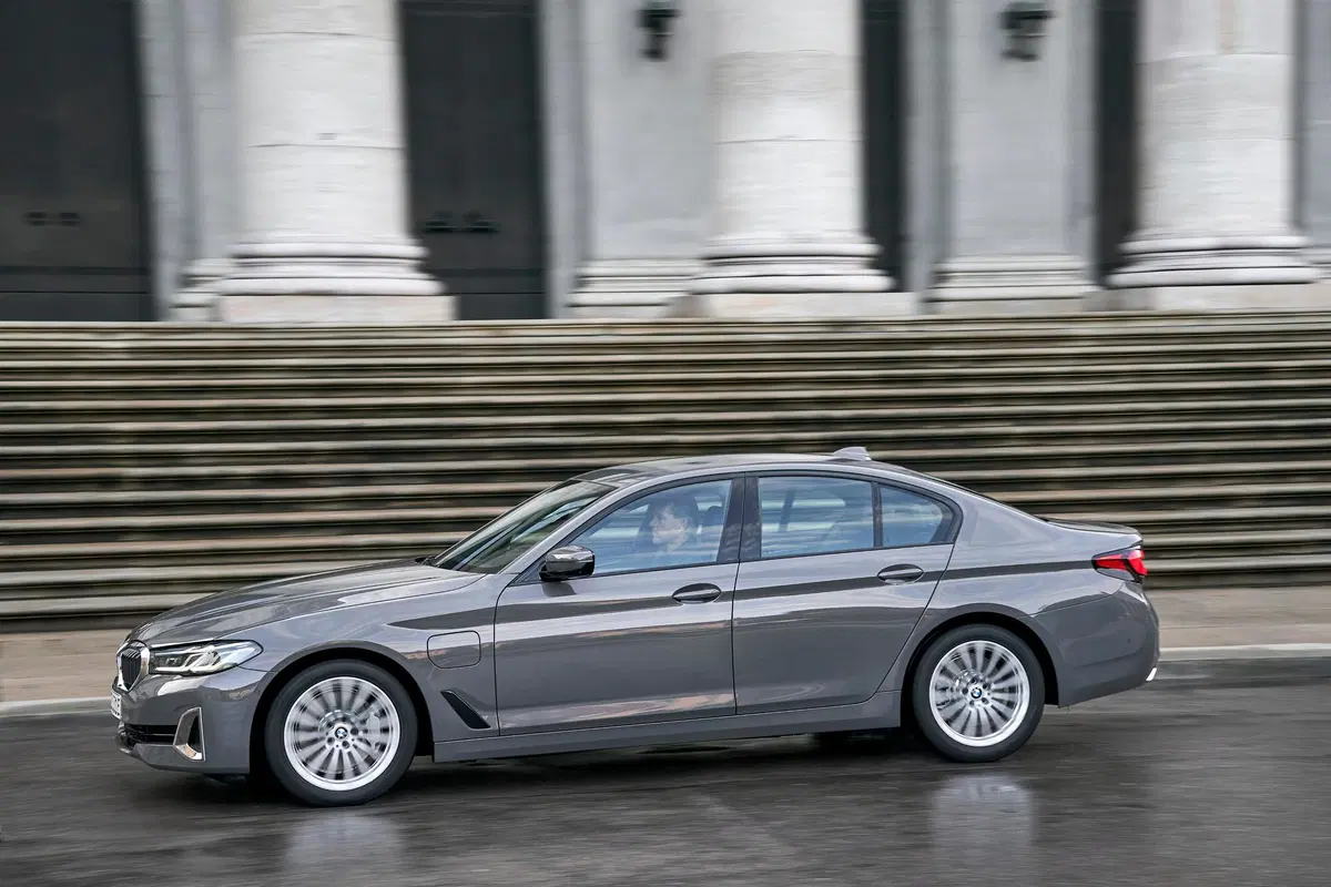 BMW 530e (5)