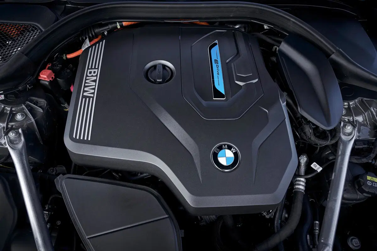 BMW 530e (6)