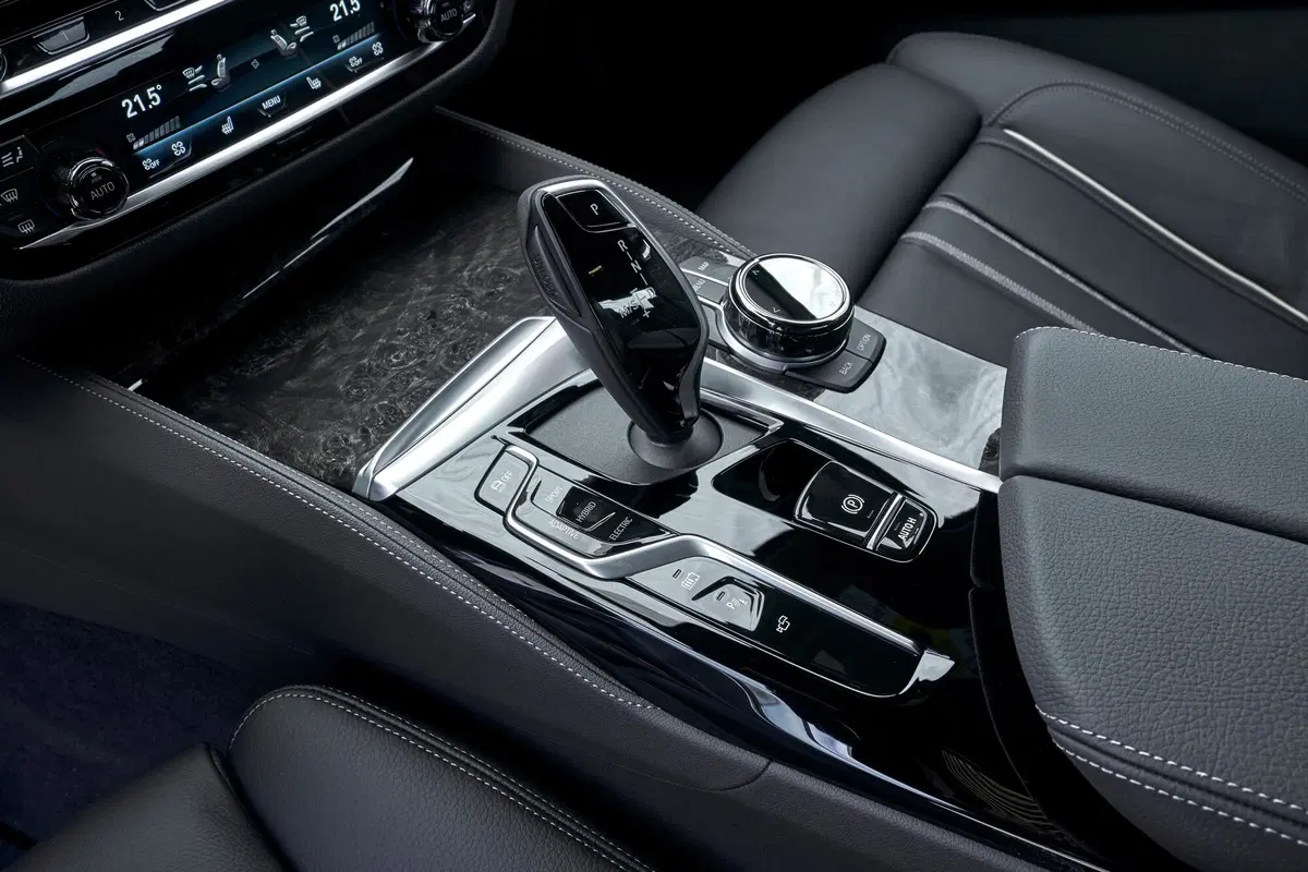 BMW 530e (8)