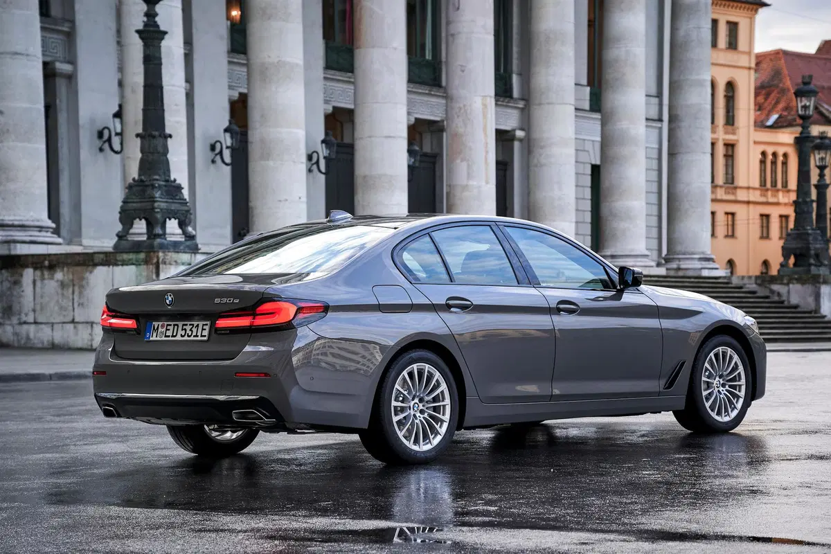 BMW 530e (12)