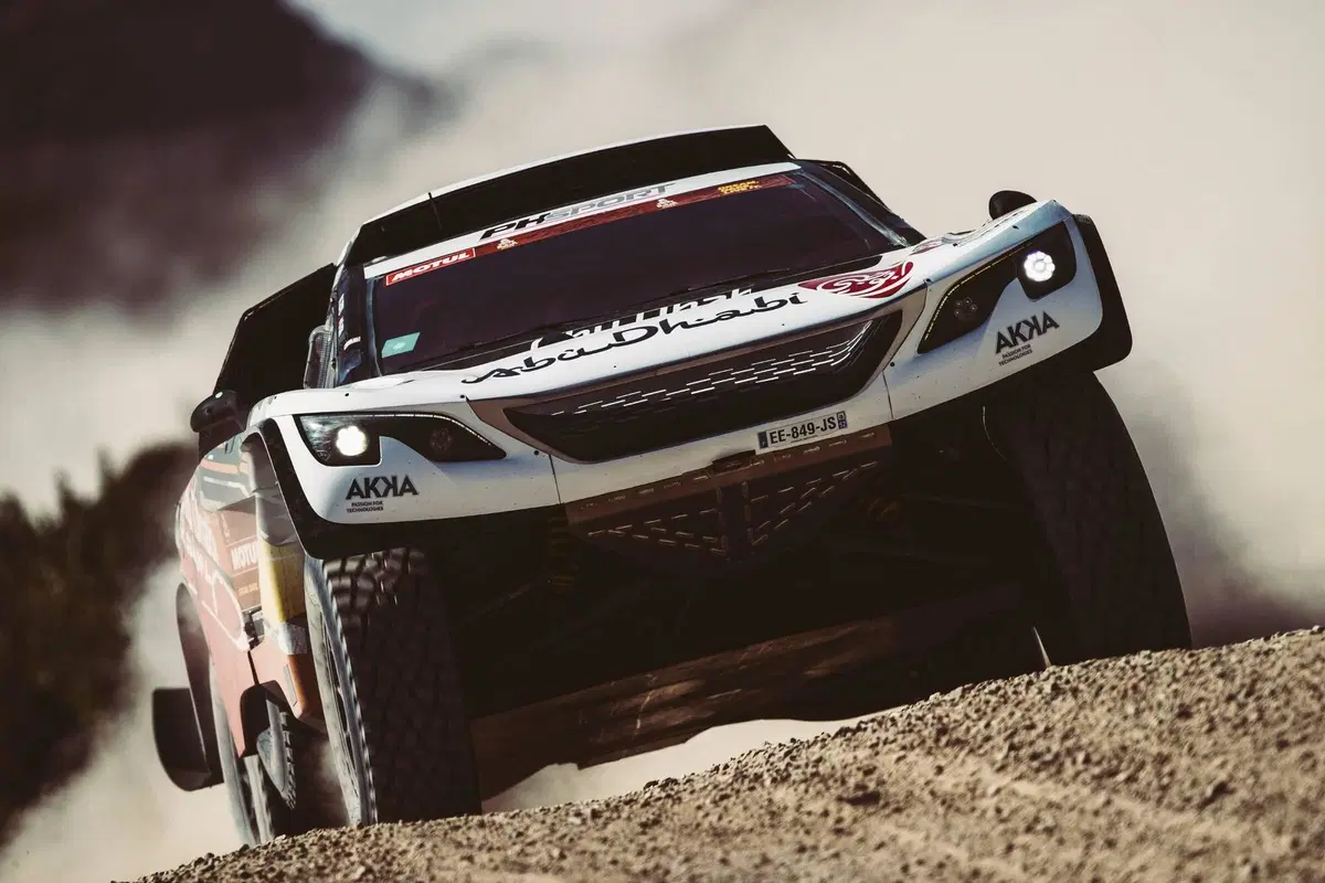 Dakar 2021. 1a Tappa. Labirinto Bisha. Salgono Price, KTM, e Sainz, Mini (4)
