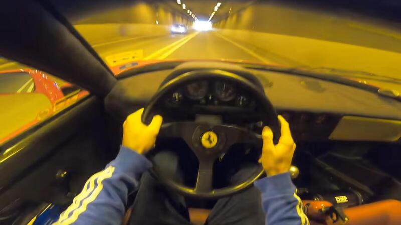 Estasi a scarico libero: il sound della F40 che urla in autostrada [VIDEO]