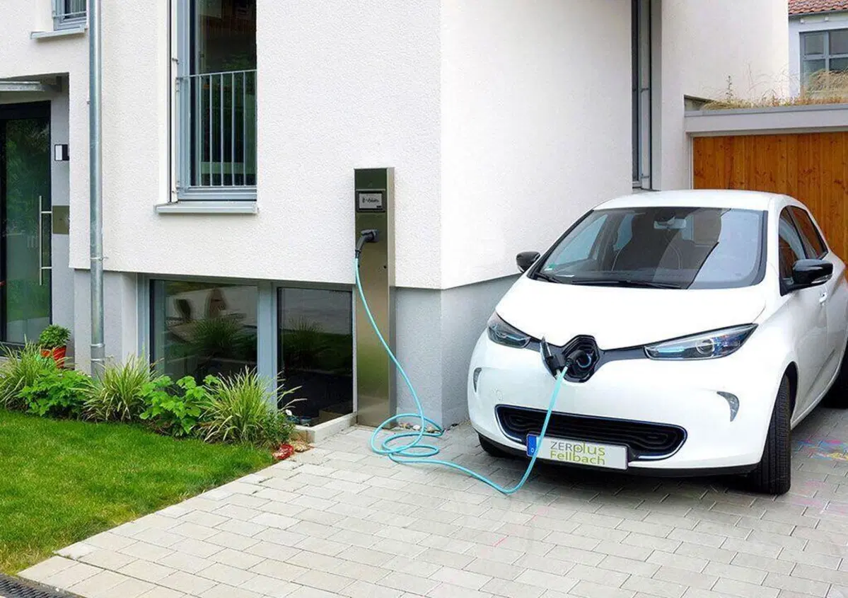 Sondaggio in UK: chi compra un'auto elettrica non torna pi&ugrave; indietro