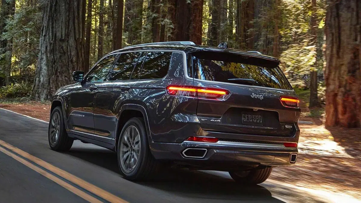 Jeep Grand Cherokee L, svelata la sette posti (7)