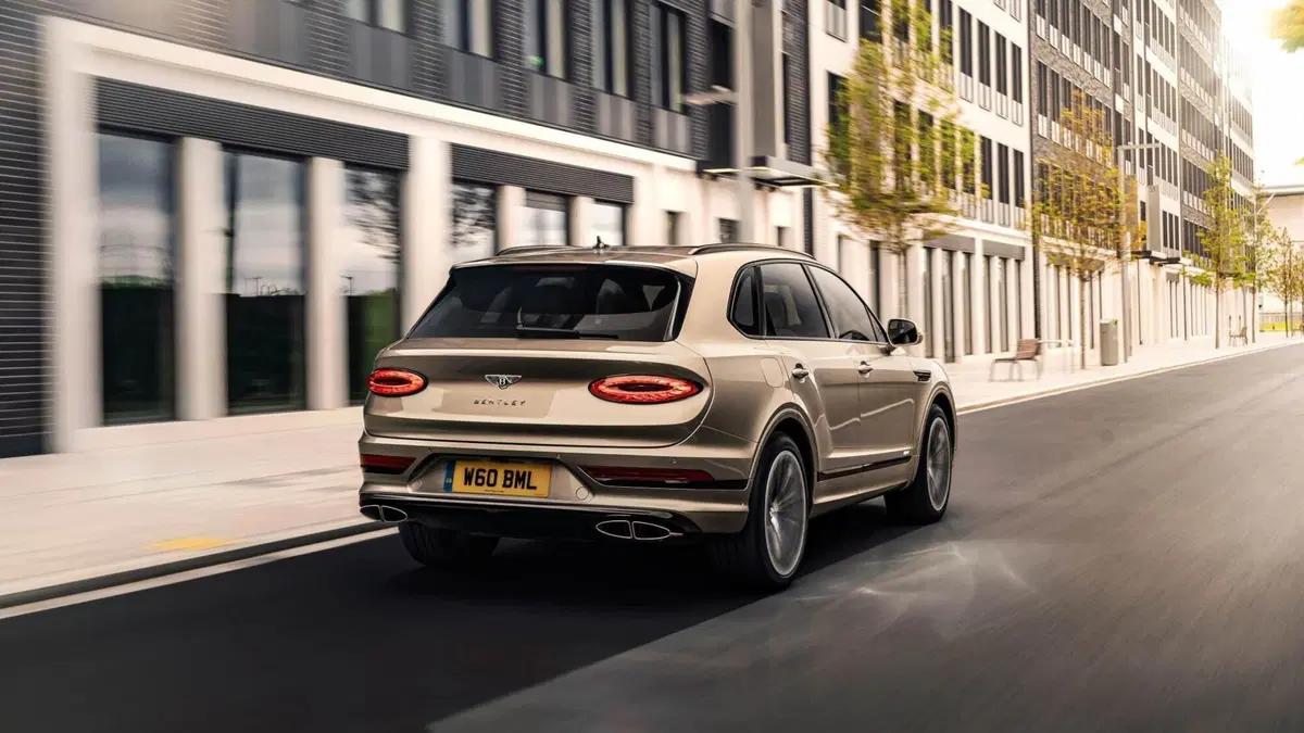 Facelift MY21 anche per la Bentley Bentayga V6 Hybrid (2)