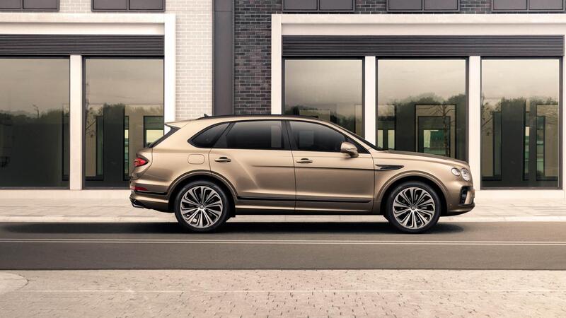 Facelift MY21 anche per la Bentley Bentayga V6 Hybrid