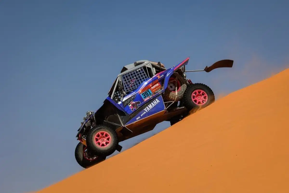 Il Bar della Dakar 2021. Energie Alternative? Le Ragazze! (2)