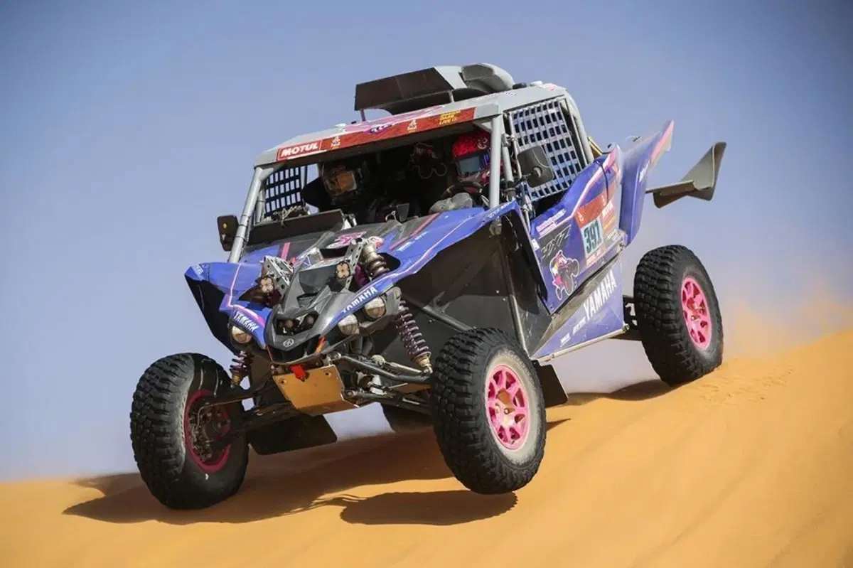 Il Bar della Dakar 2021. Energie Alternative? Le Ragazze! (3)