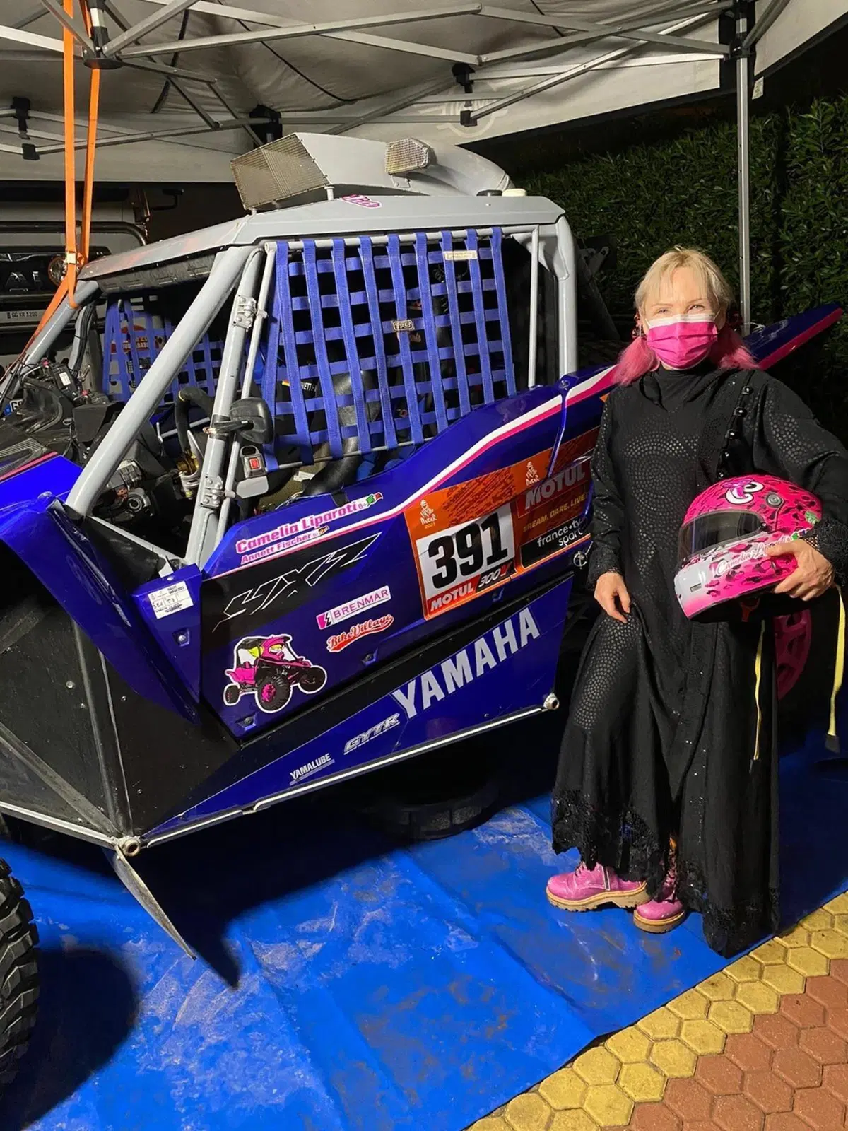 Il Bar della Dakar 2021. Energie Alternative? Le Ragazze! (9)