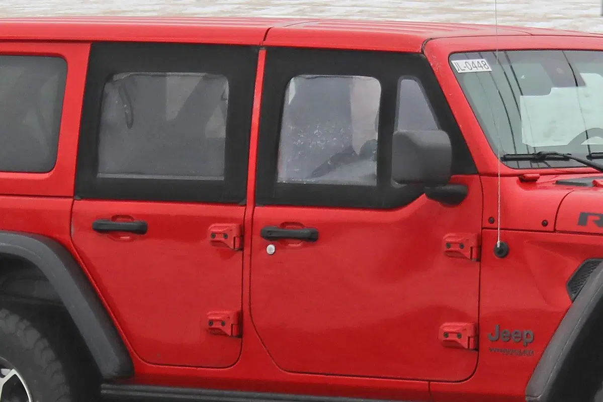 Jeep Wrangler Unlimited, Mezze porte: eccolo in foto (spia) MY2021 (3)