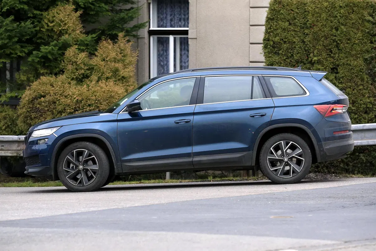 Skoda Kodiaq restyling, le foto spia (7)