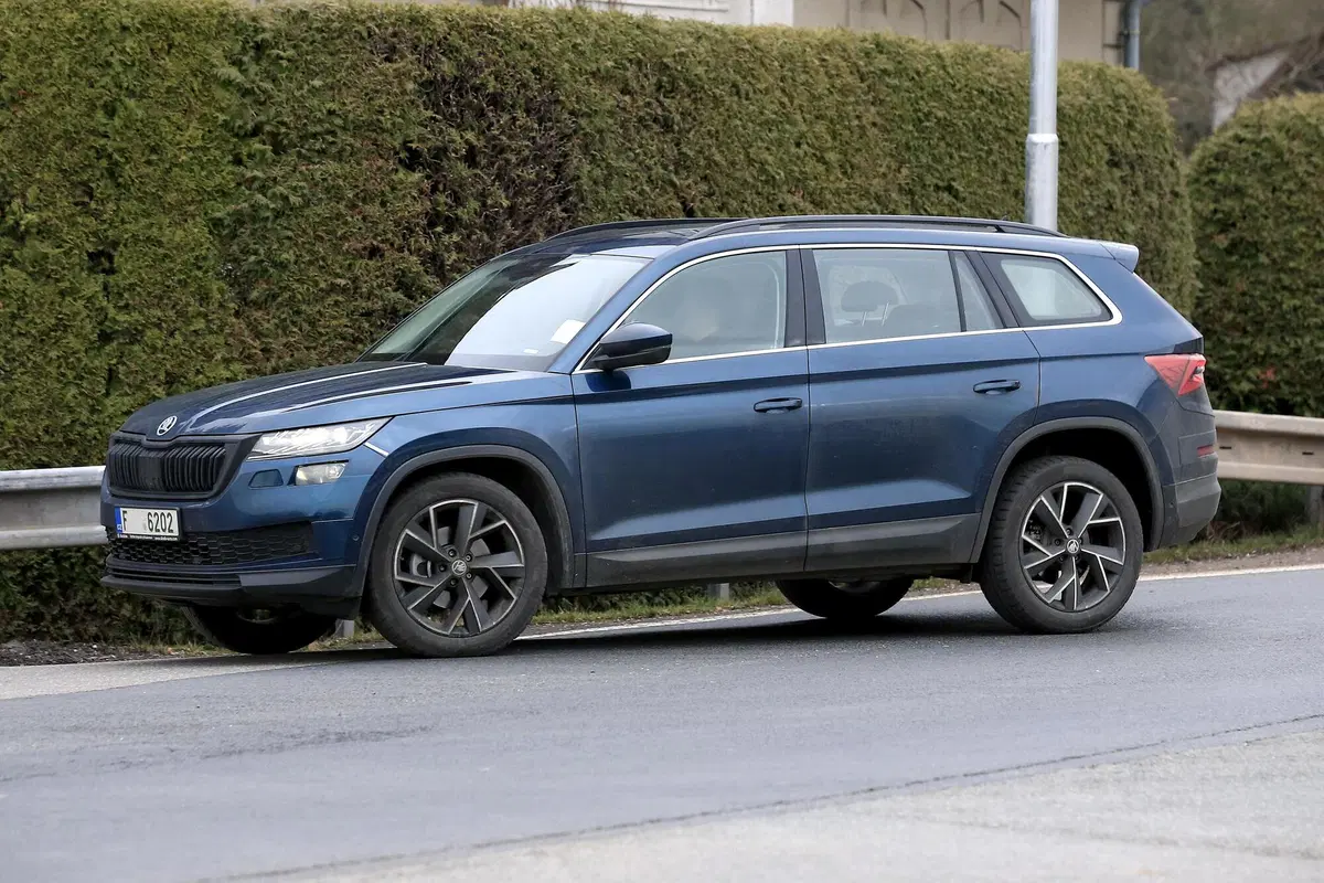 Skoda Kodiaq restyling, le foto spia (8)