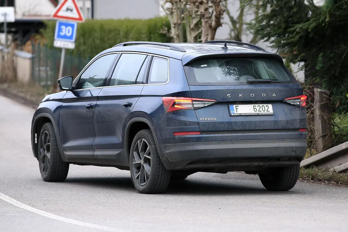 Skoda Kodiaq restyling, le foto spia (11)