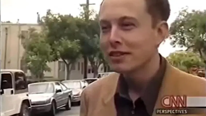 La consegna di una McLaren a Elon Musk nel 1999 prima che diventasse "famoso" [VIDEO]