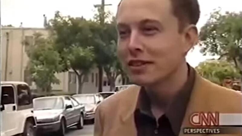 La consegna di una McLaren a Elon Musk nel 1999 prima che diventasse &quot;famoso&quot; [VIDEO]