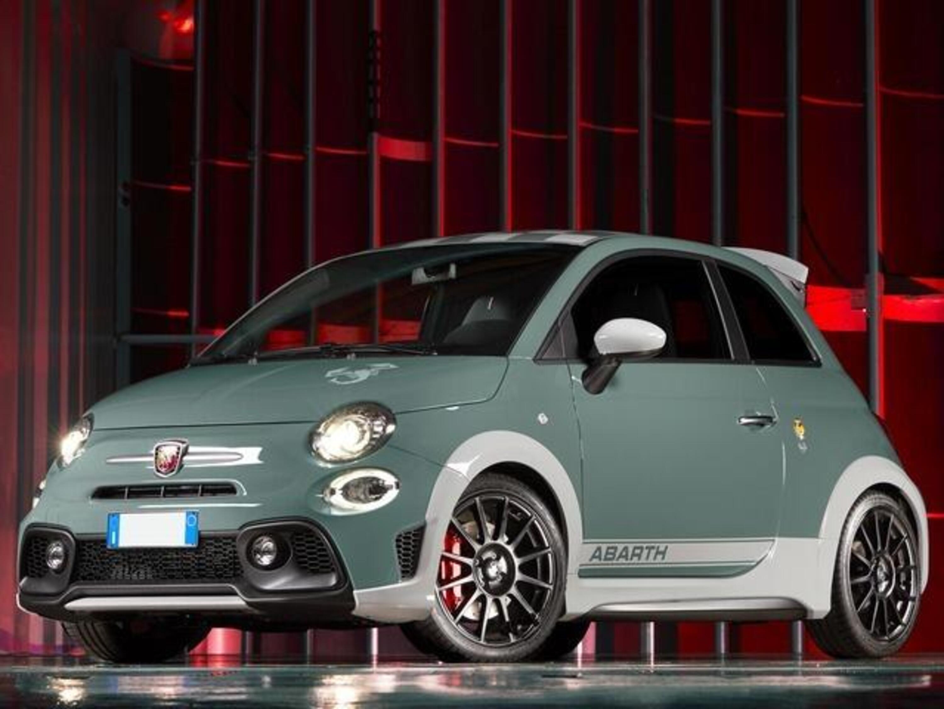 Nuove Abarth 595 e 695, tutto quello che dovete sapere sui modelli 2022 -  News 