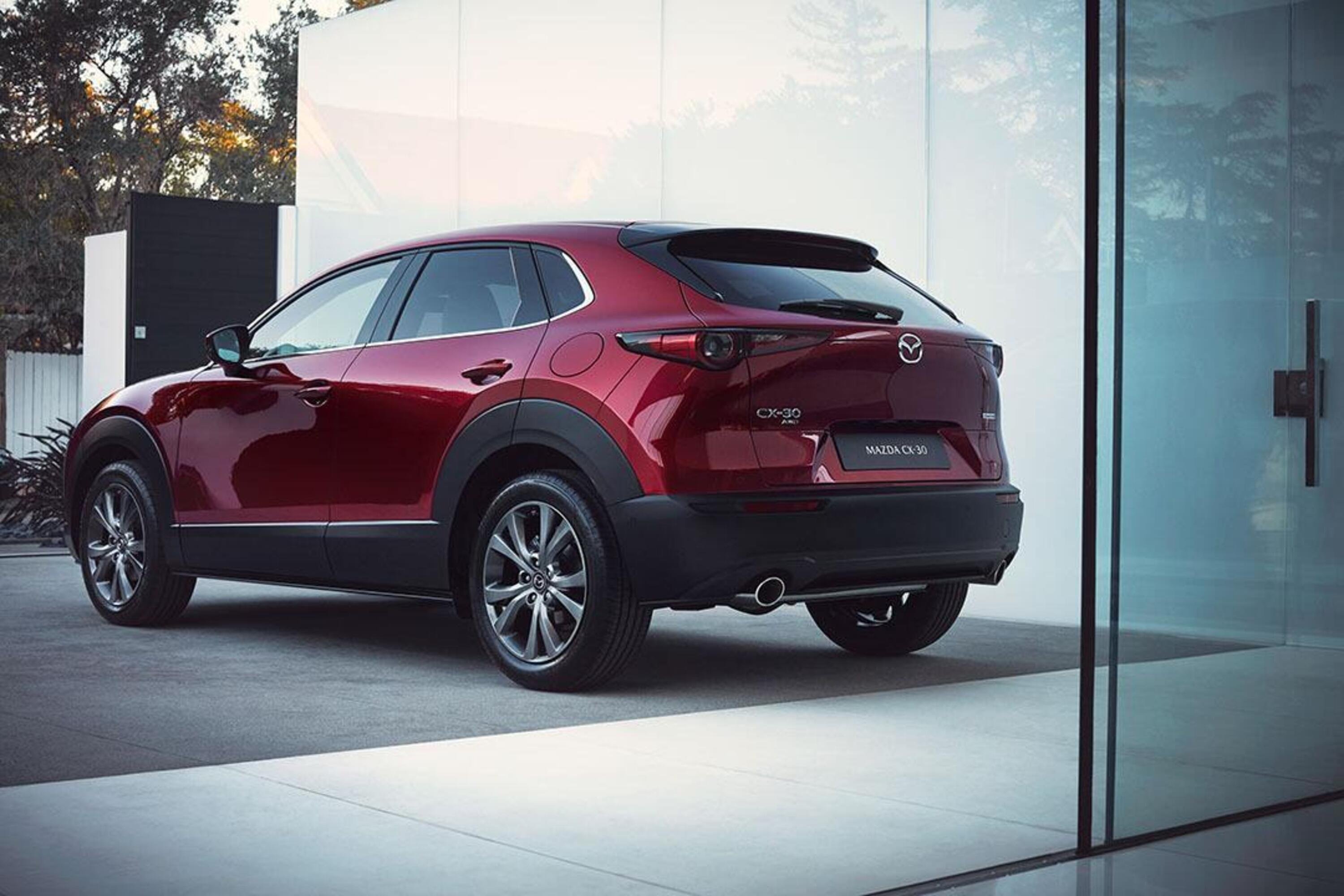 La &quot;nuova&quot; Mazda CX-30 per il 2021: incentivi per le ibride