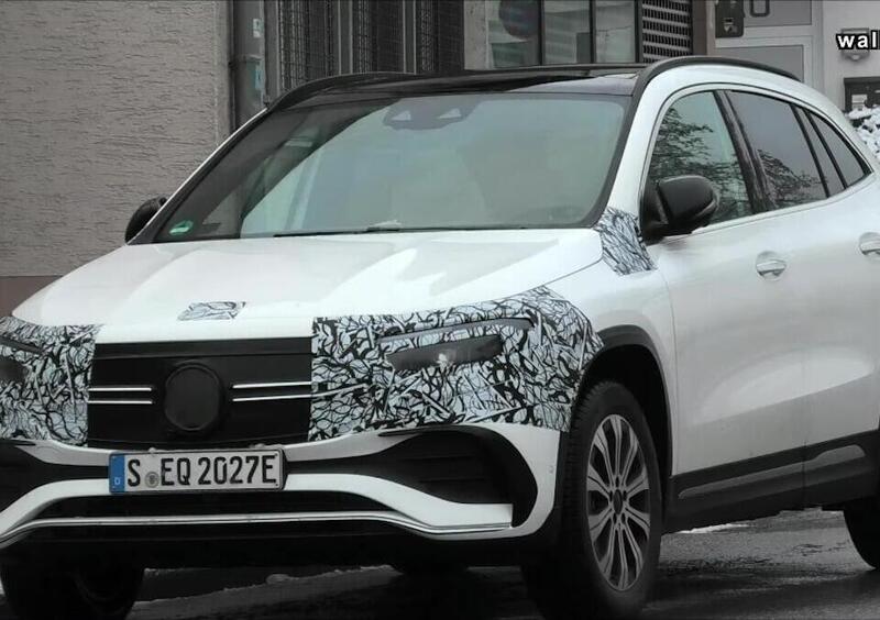 Nuova Mercedes EQA, -10: ecco il Crossover &quot;quasi pronto&quot; [GLA elettrico]