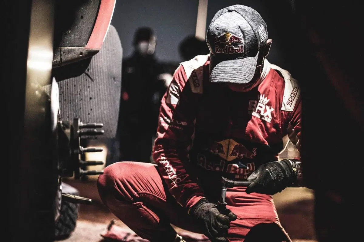 Dakar 2021. 8a Tappa. Vincono Cornejo, Honda, e Al Attiyah, Toyota. Leadership immutate (3)