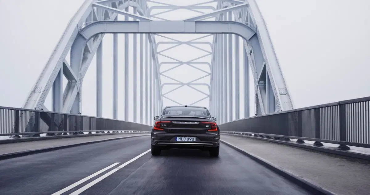 Volvo S90 2.0 b5 Core awd auto (5)