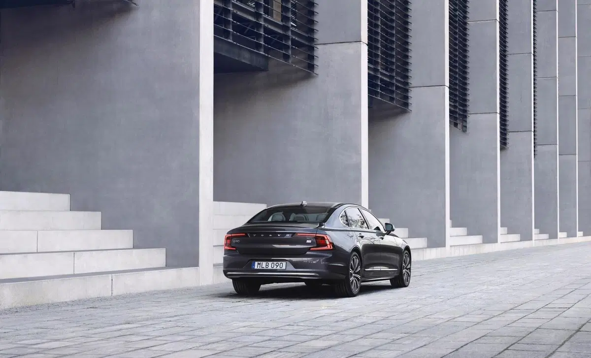 Volvo S90 2.0 b5 Core awd auto (4)