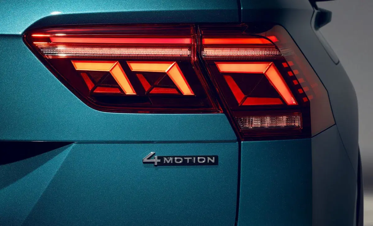 Volkswagen Tiguan (2017-23) (19)