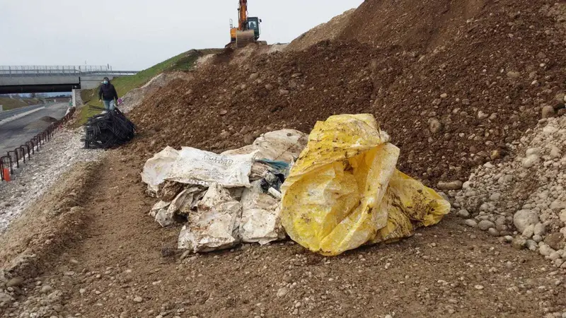 Rifiuti interrati nel cantiere Pedemontana? Un video-segnalazione lancia l'allarme 