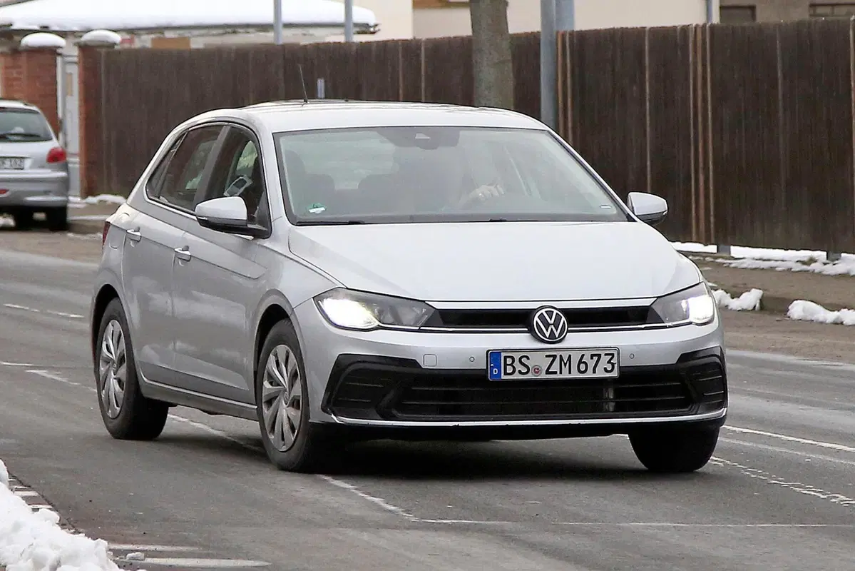 Volkswagen Polo restyling, le foto spia (16)