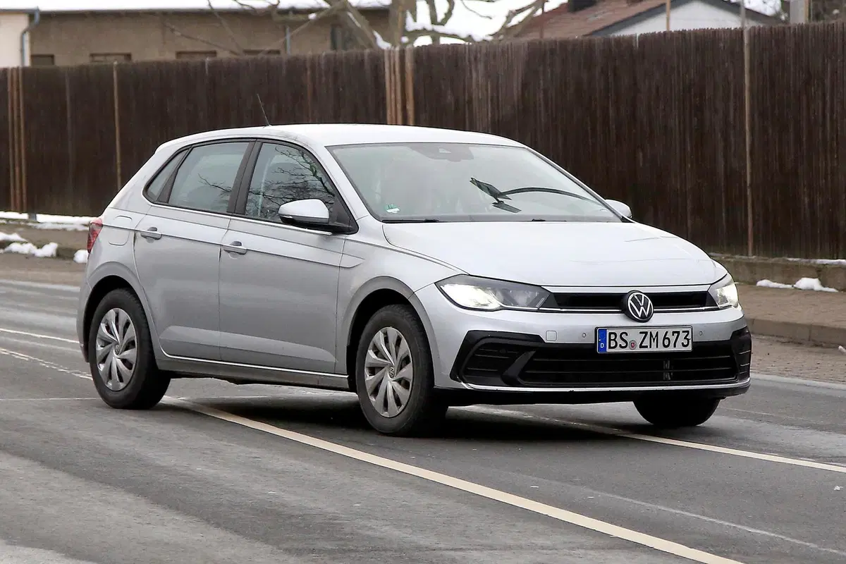 Volkswagen Polo restyling, le foto spia (17)