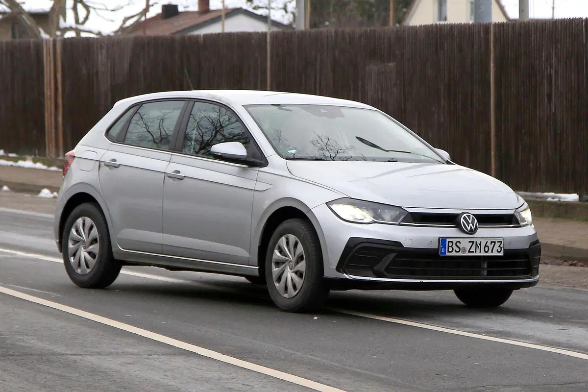 Volkswagen Polo restyling, le foto spia (14)