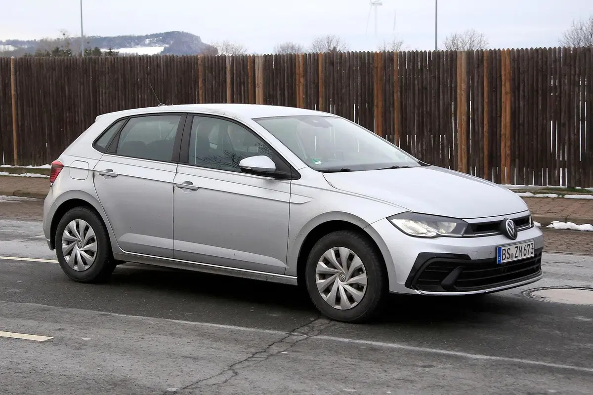 Volkswagen Polo restyling, le foto spia (20)