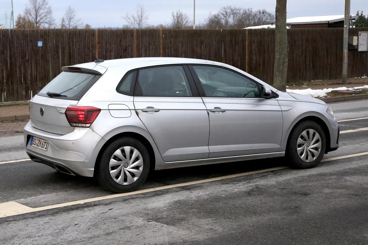 Volkswagen Polo restyling, le foto spia (26)