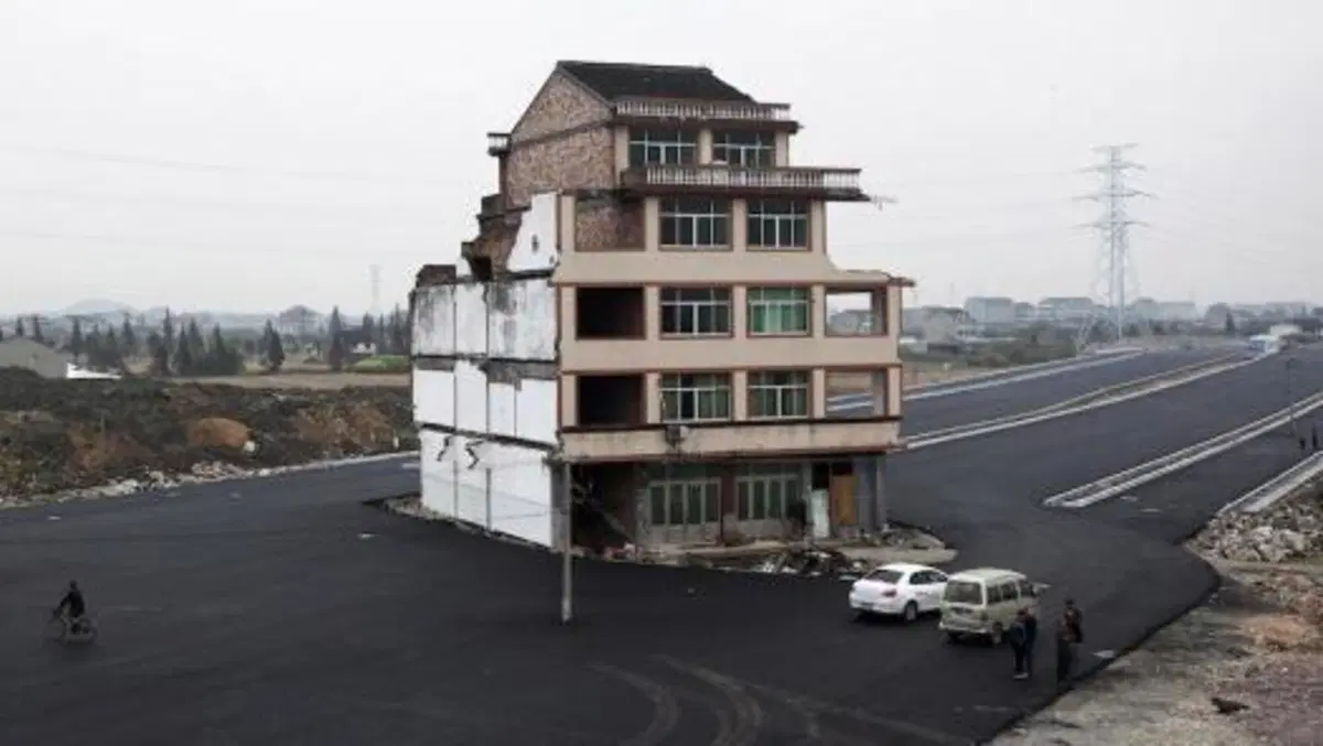 Le "case chiodo" in Cina: i proprietari non vendono e bloccano le strade