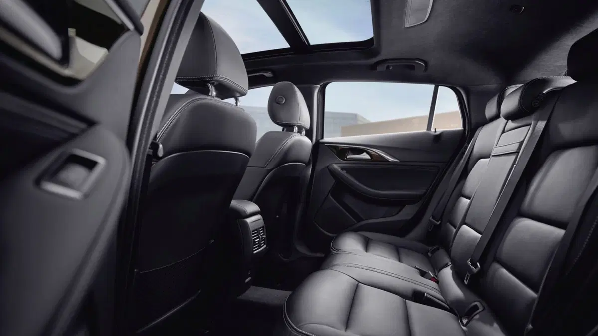 Infiniti QX30 2.0 turbo DCT AWD Luxe Tech (9)