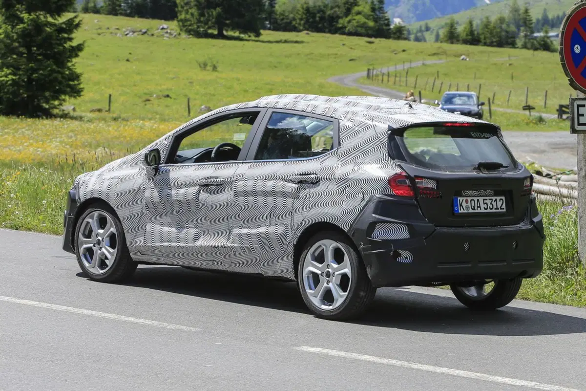 Ford Fiesta, gli scatti rubati della settima generazione (10)