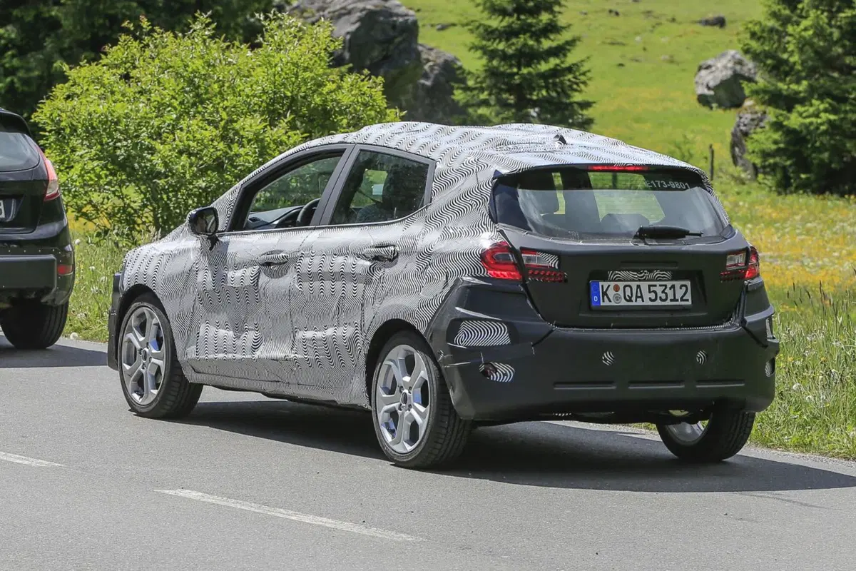 Ford Fiesta, gli scatti rubati della settima generazione (11)
