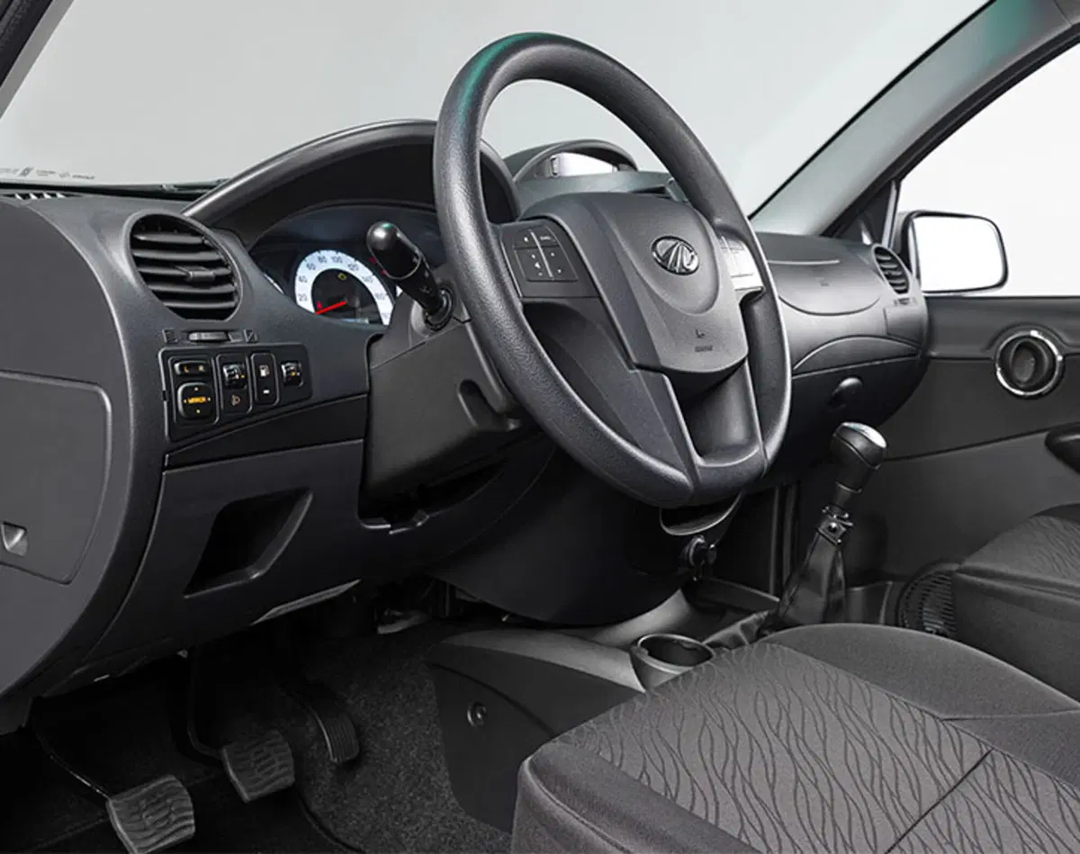 Mahindra Quanto (2015-18) (6)