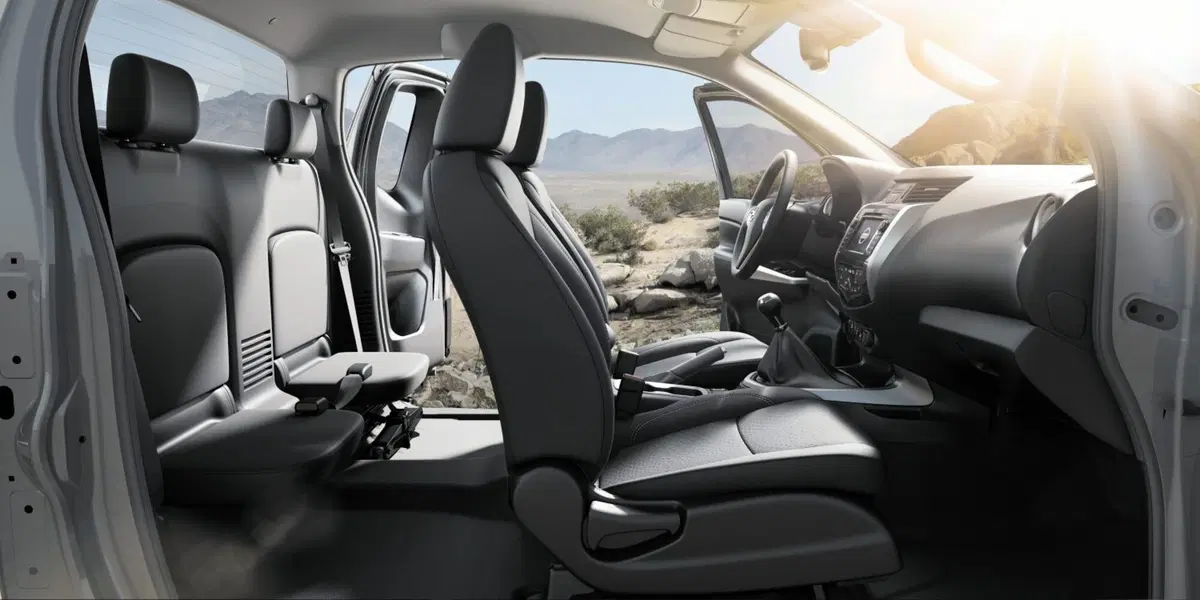Nissan Navara 2.3 dCi 4WD King Cab Telaio Visia (15)